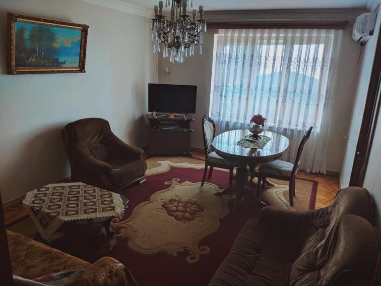 Giorgis Home Μπατούμι Εξωτερικό φωτογραφία