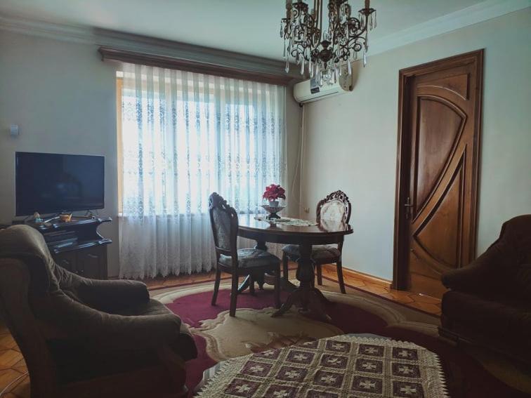 Giorgis Home Μπατούμι Εξωτερικό φωτογραφία